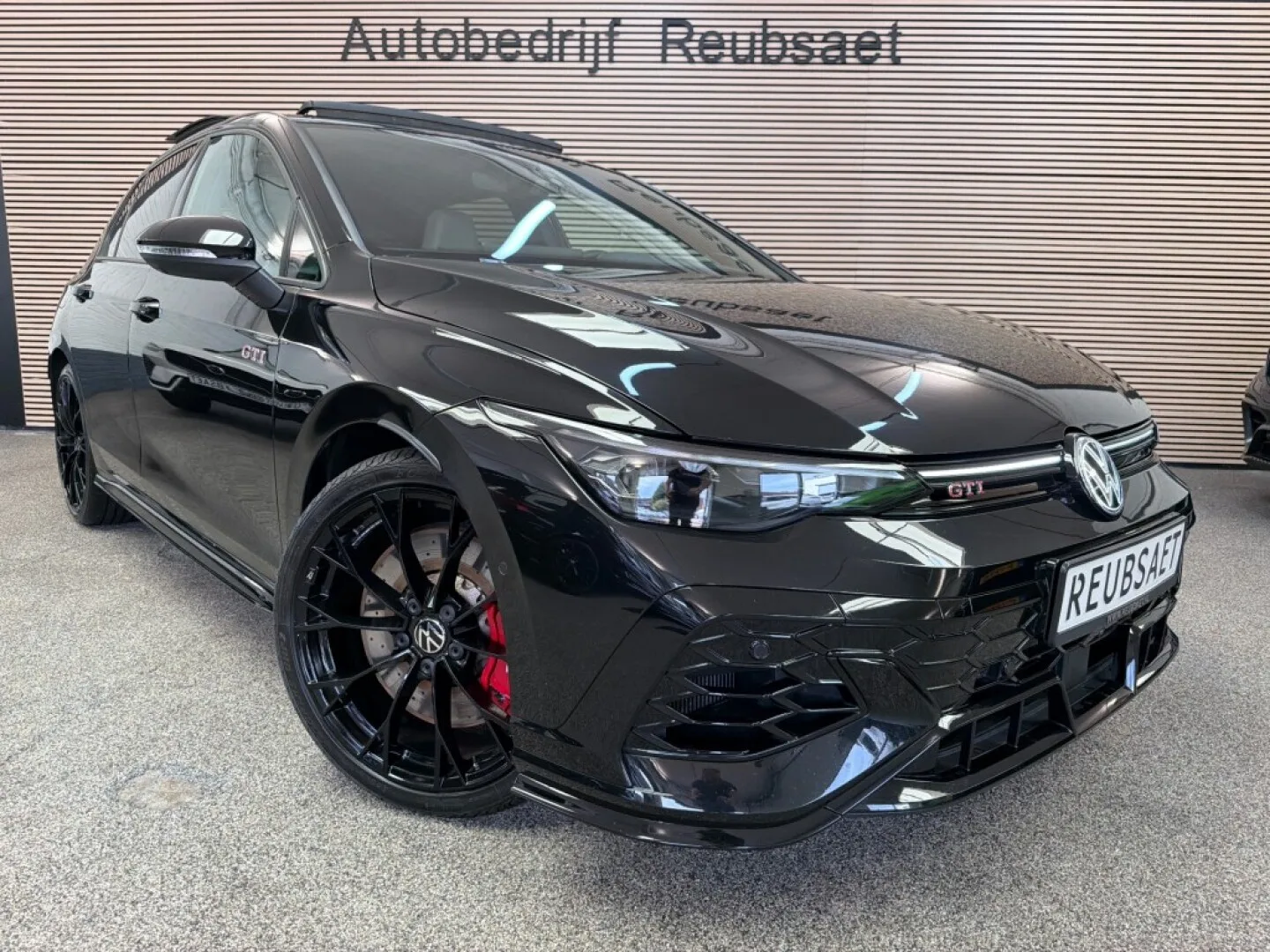Volkswagen Golf (2025) — foto 1