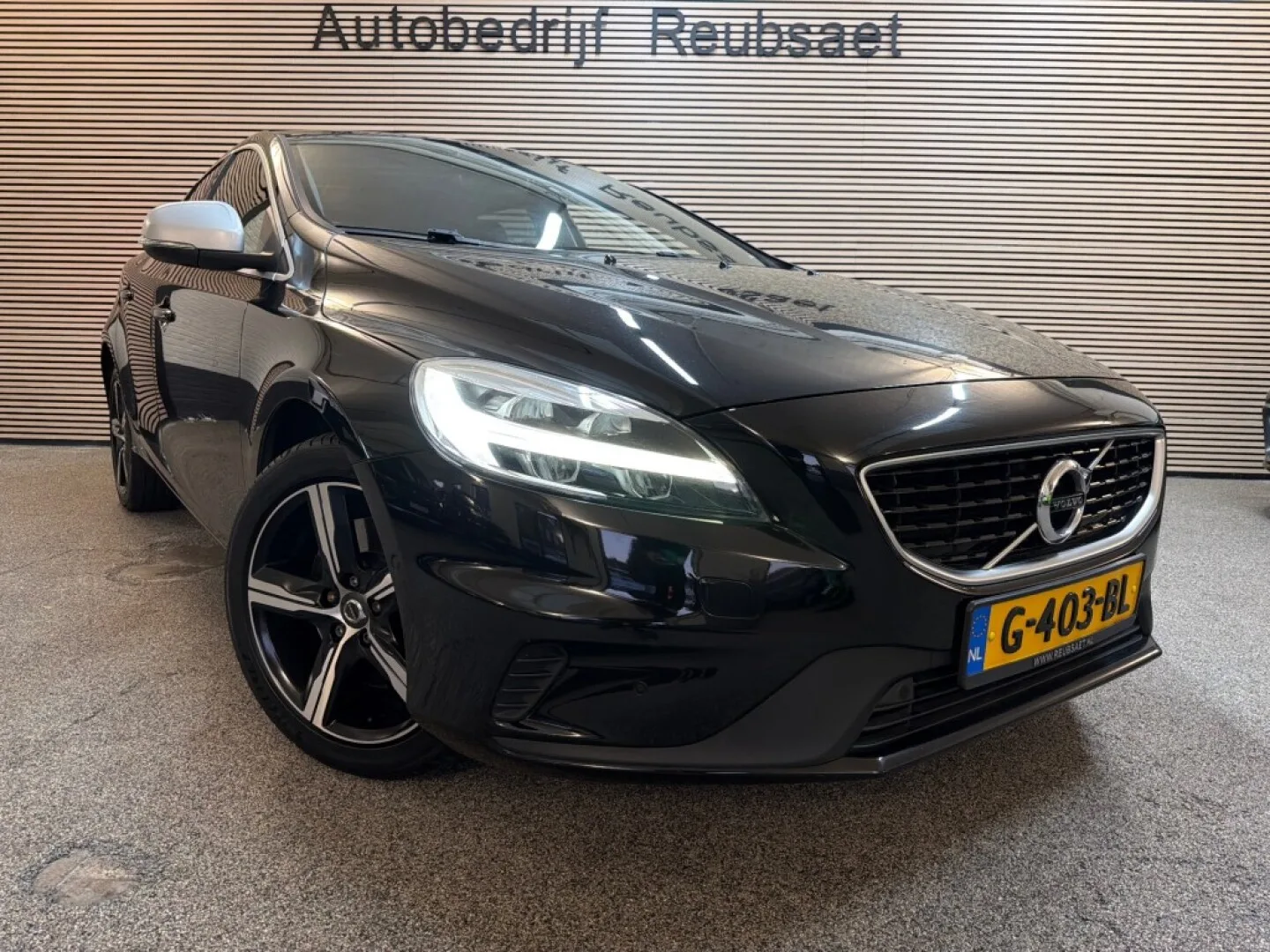Volvo V40 (2019) — foto 1
