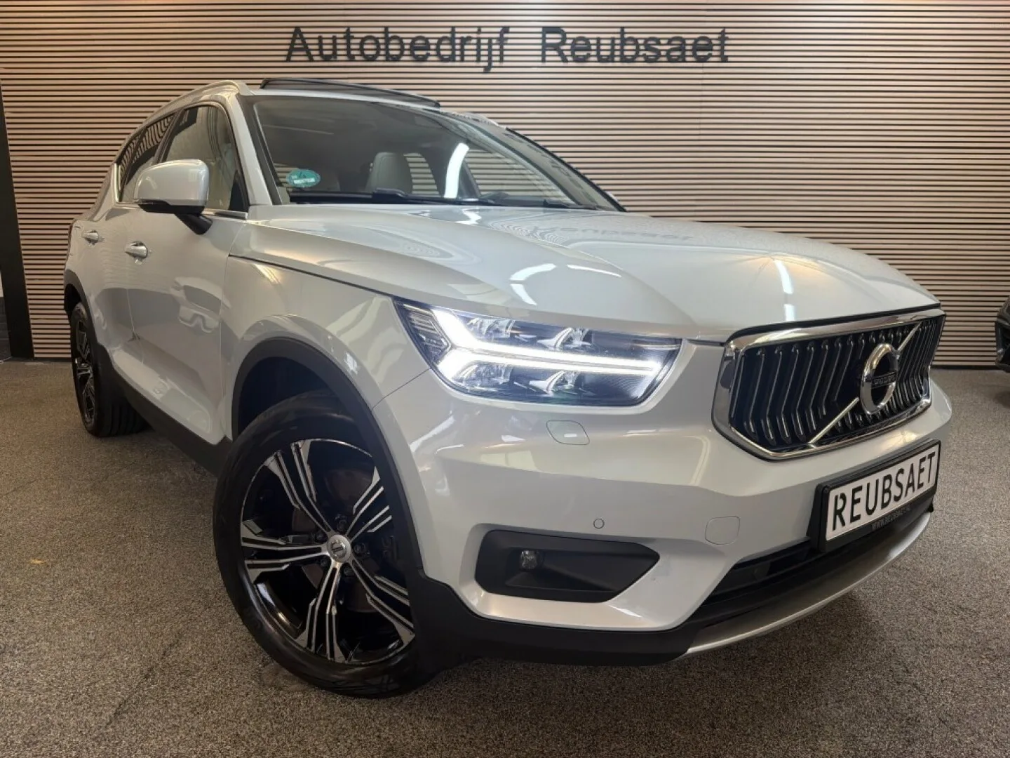 Volvo XC40 (2021) — foto 1