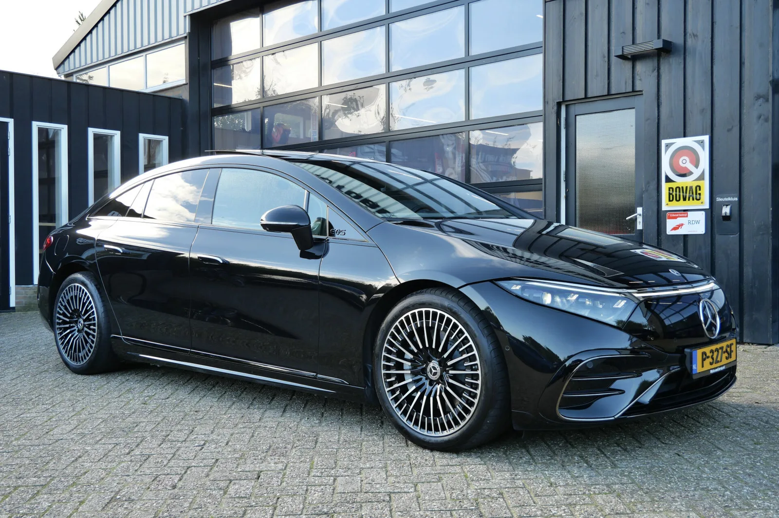 Mercedes-Benz EQS (2022) — foto 1