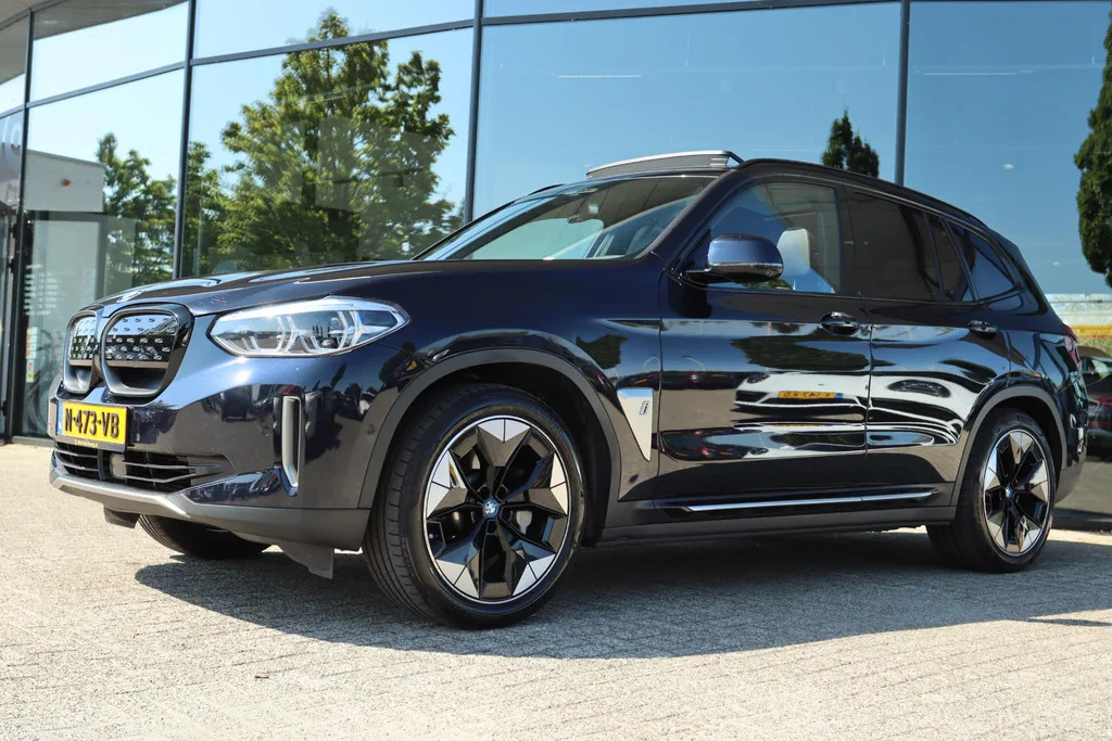 BMW iX3 (2021) — foto 1