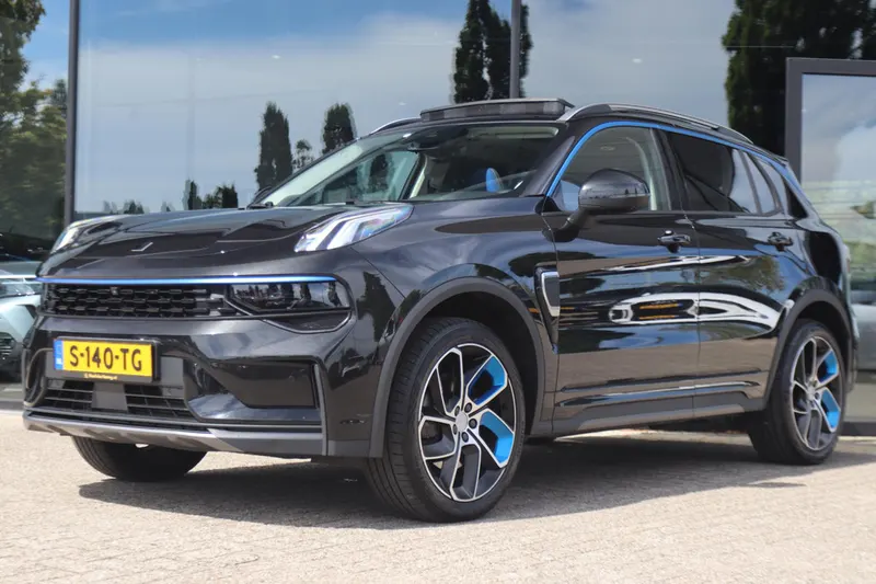Lynk & Co 01 (2023)