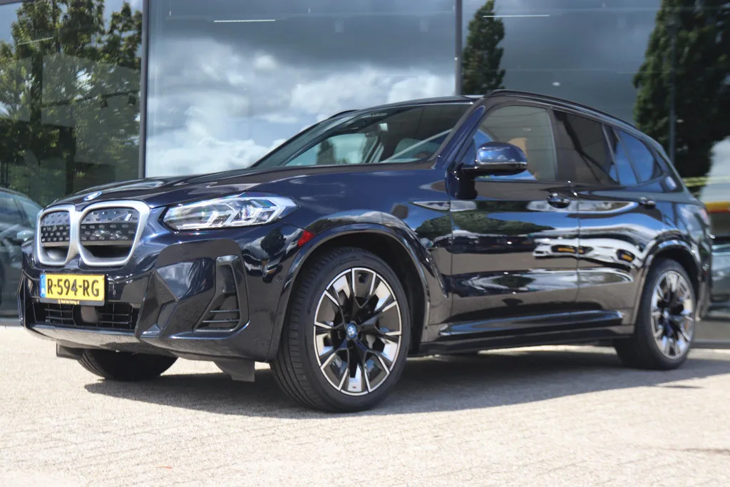 BMW iX3 (2022) — foto 1