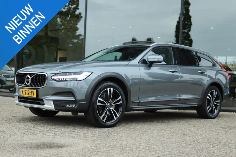 Volvo V90 Cross Country (2017)