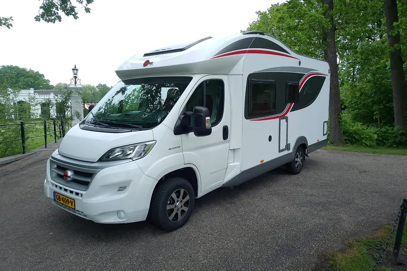 Bürstner BT6641 (2015)