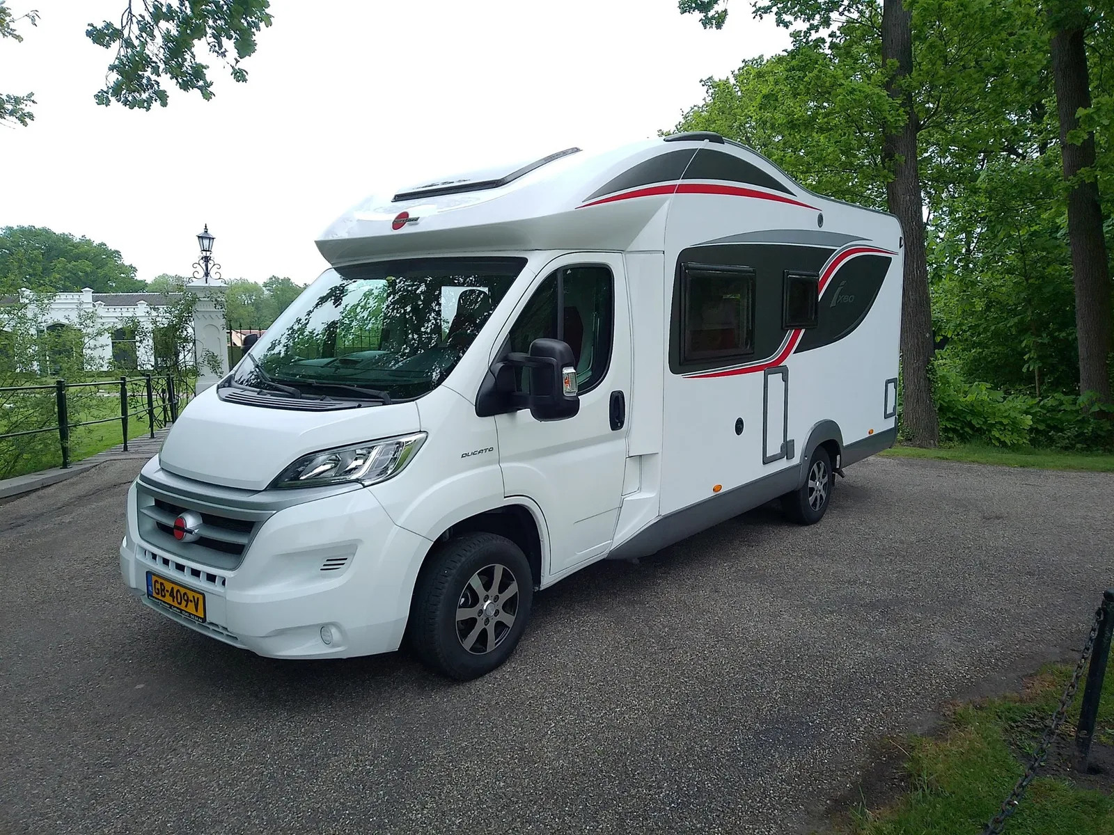 Bürstner BT6641 (2015) — foto 1