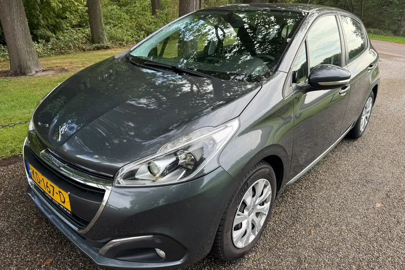 Peugeot 208 (2016)