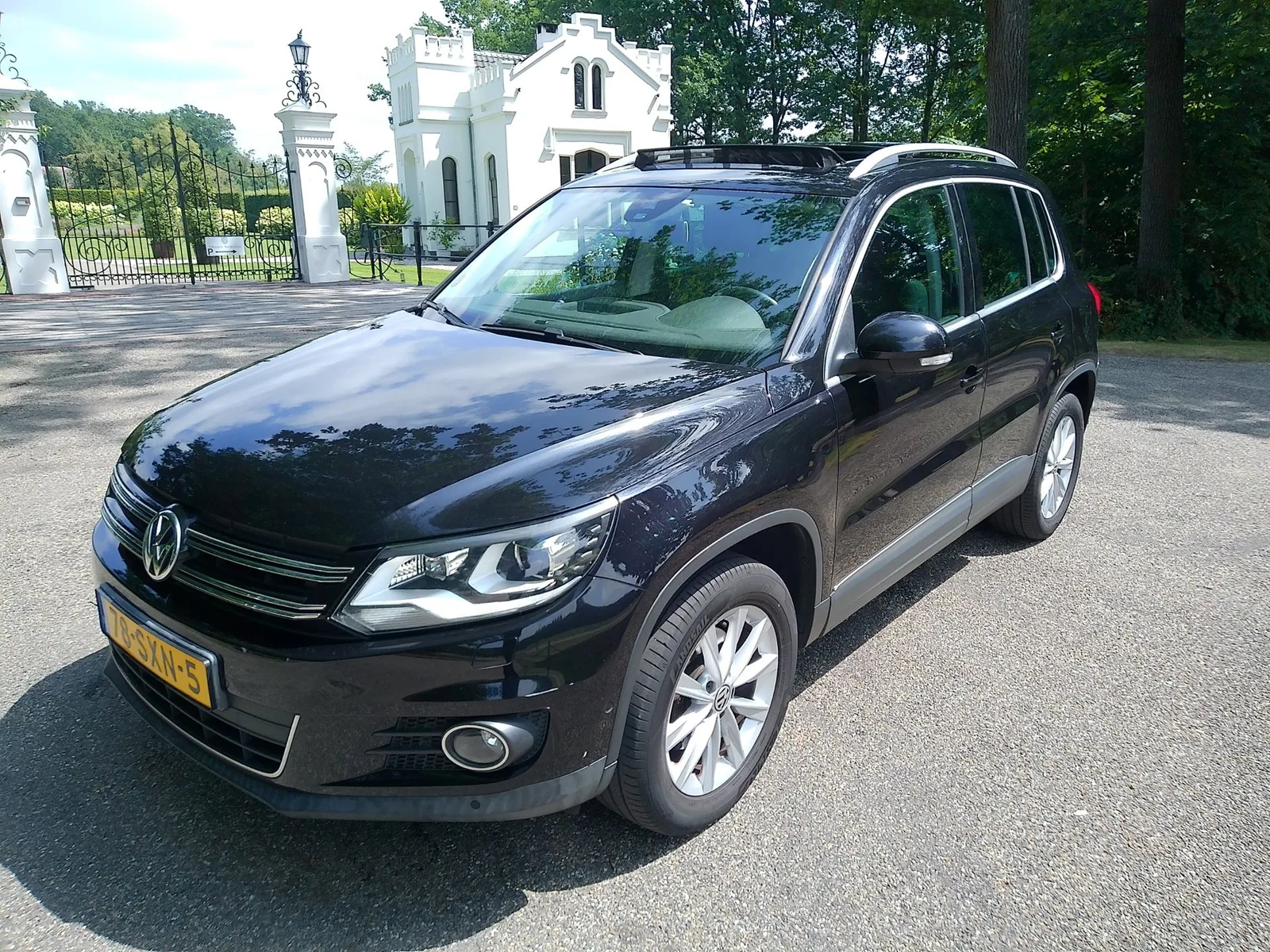 Volkswagen Tiguan (2012) — foto 1