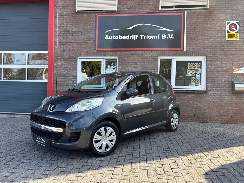 Peugeot 107 (2011) — foto 1