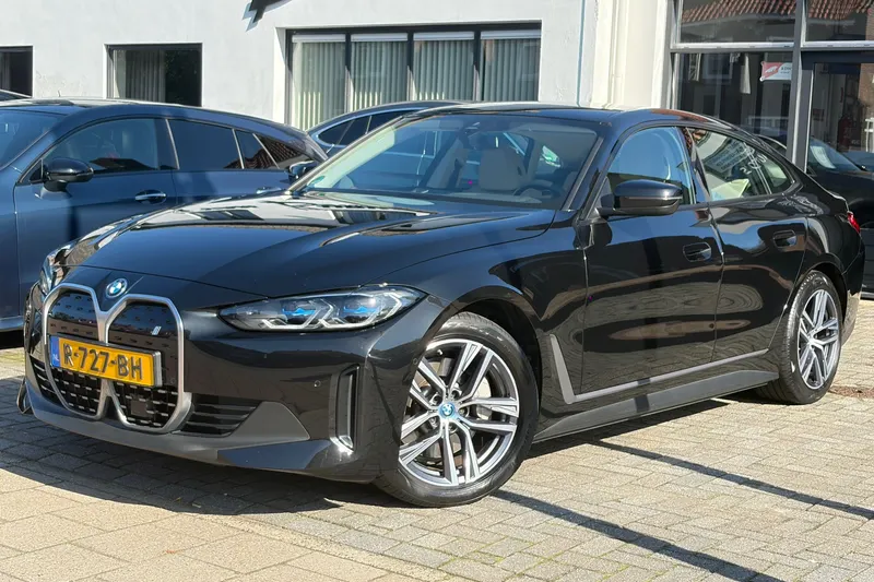 BMW i4 (2022)