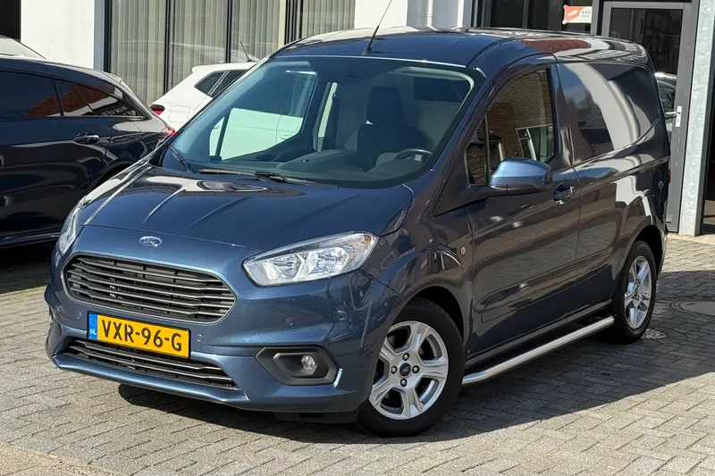 Ford Transit Courier (2023)