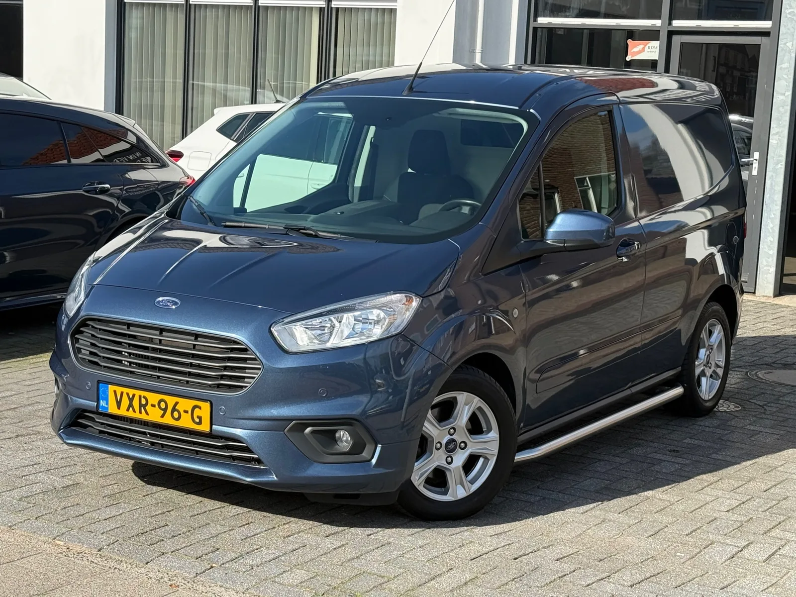 Ford Transit Courier (2023) — foto 1