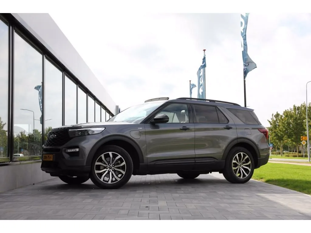 Ford Explorer (2024) — foto 1
