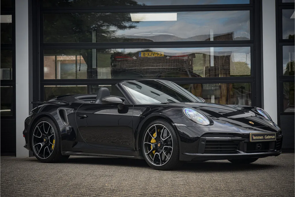 Porsche 911 (2021) — foto 1