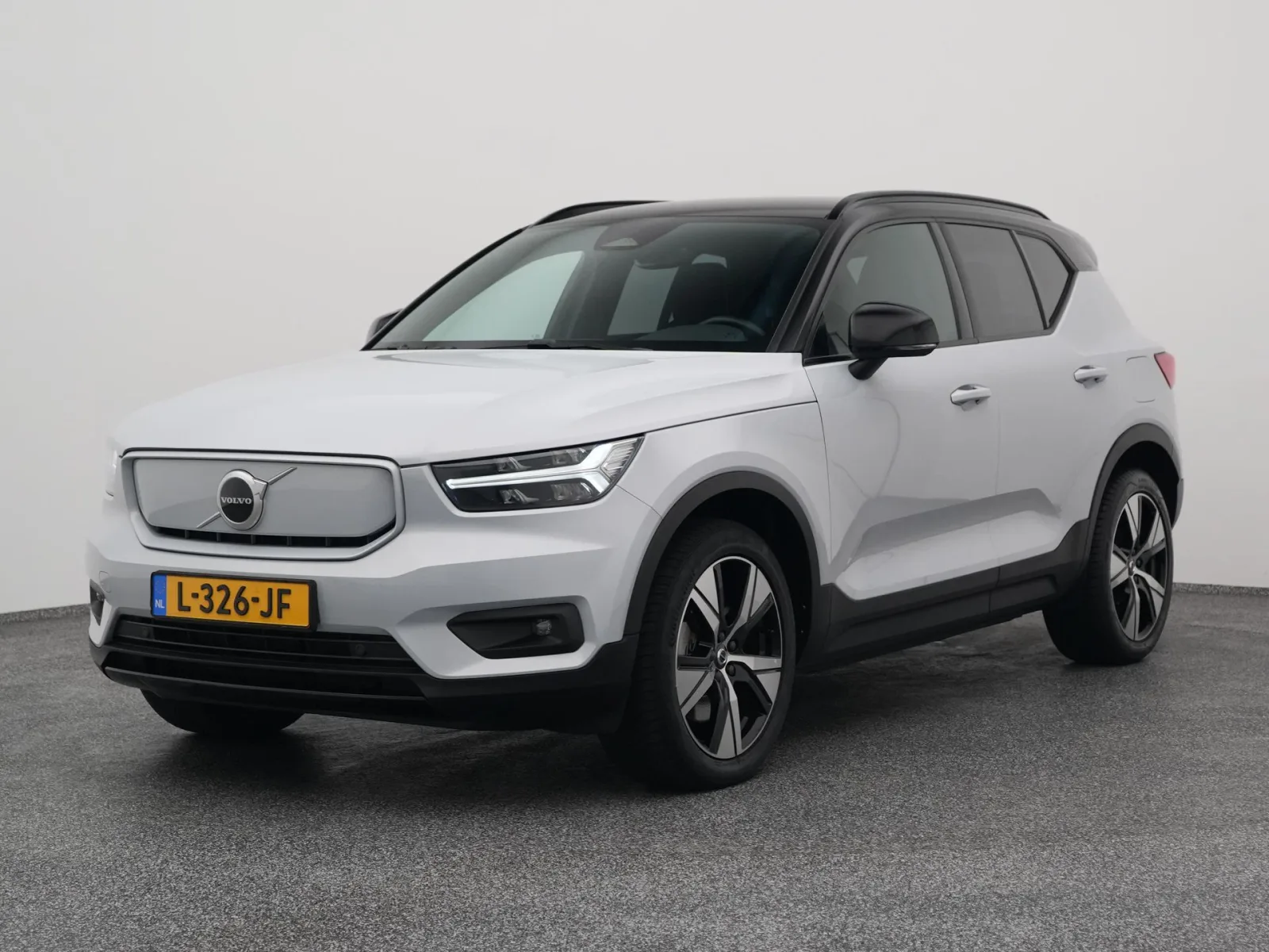 Volvo XC40 (2021) — foto 1