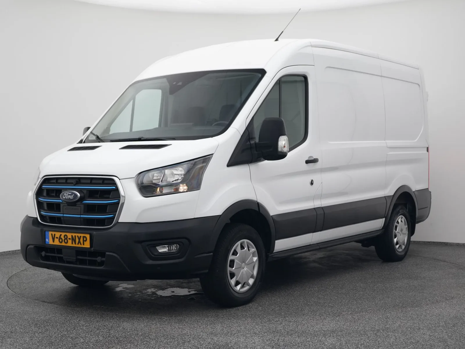Ford E-Transit (2023) — foto 1