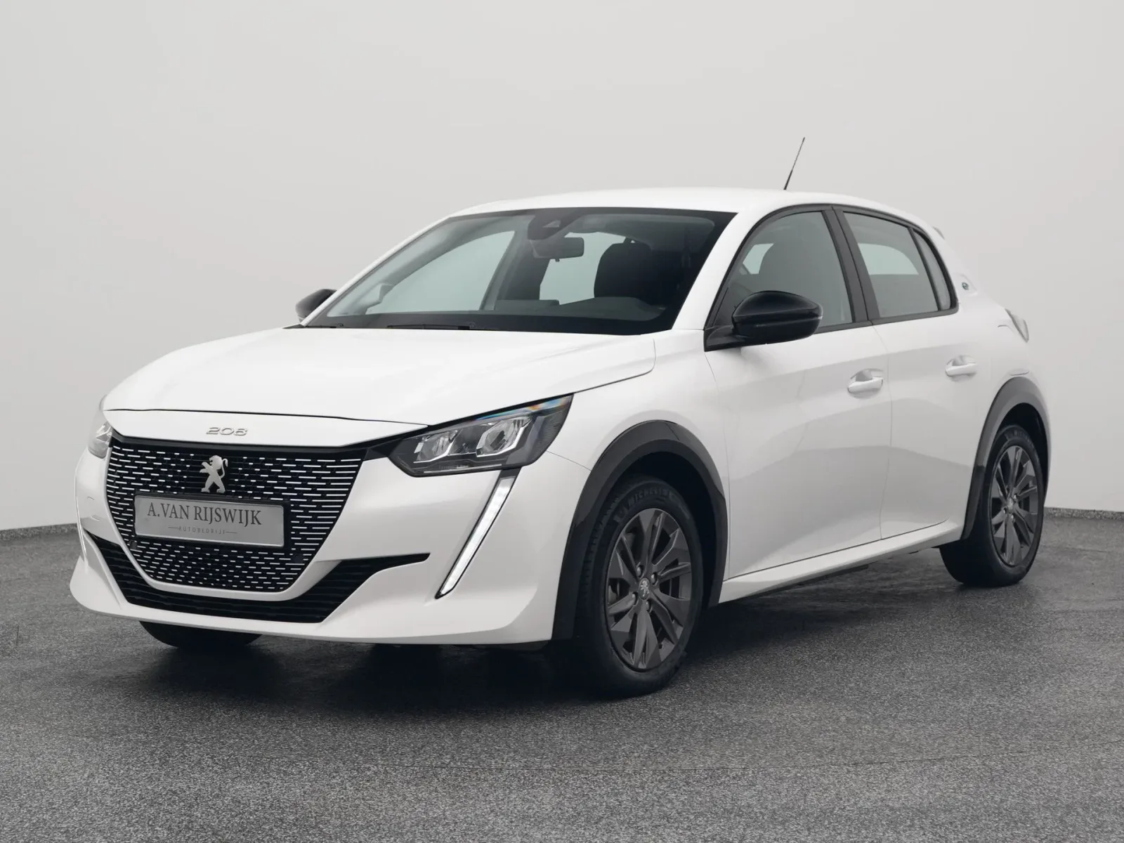 Peugeot e-208 (2022) — foto 1