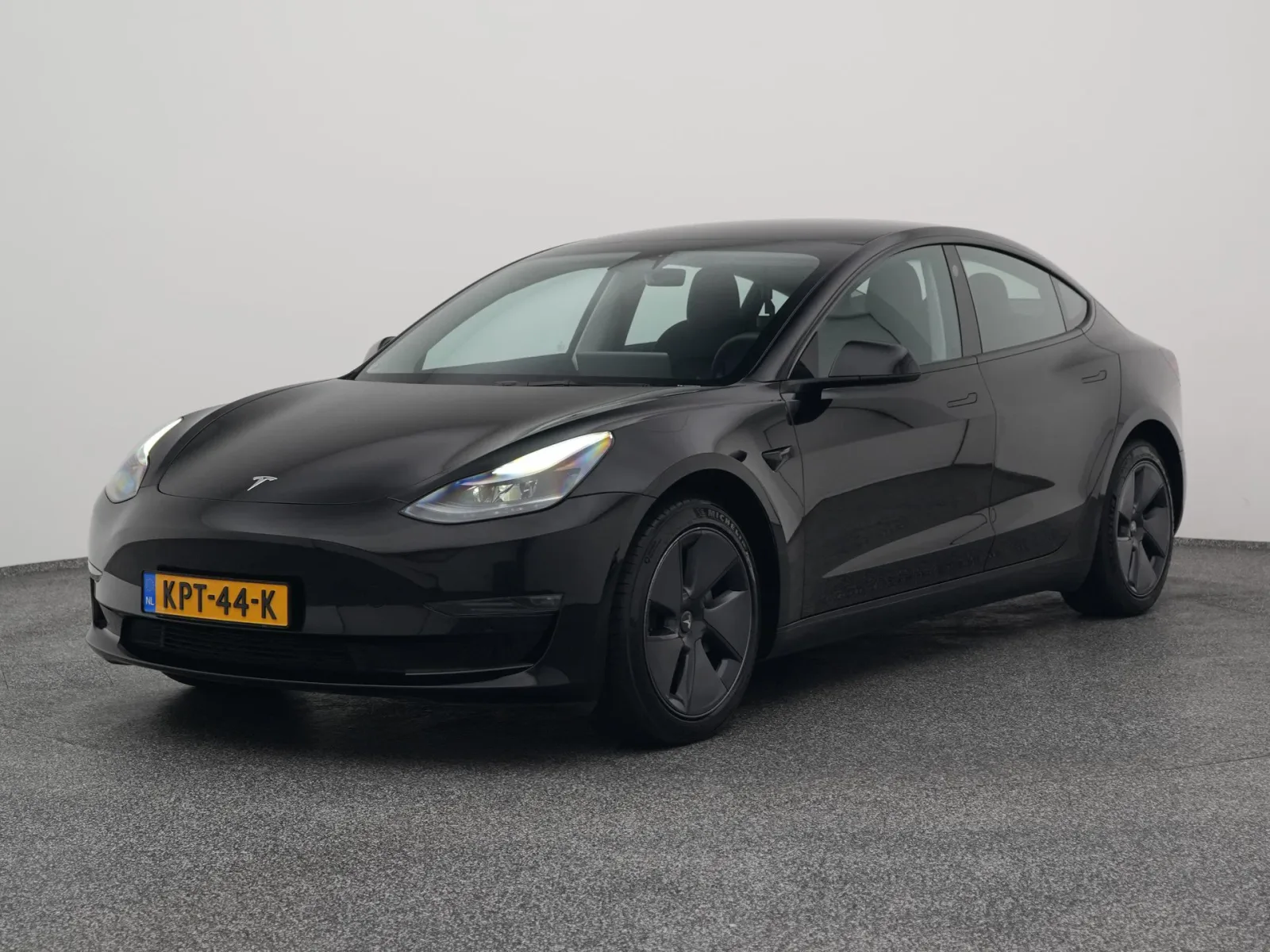 Tesla Model 3 (2023) — foto 1