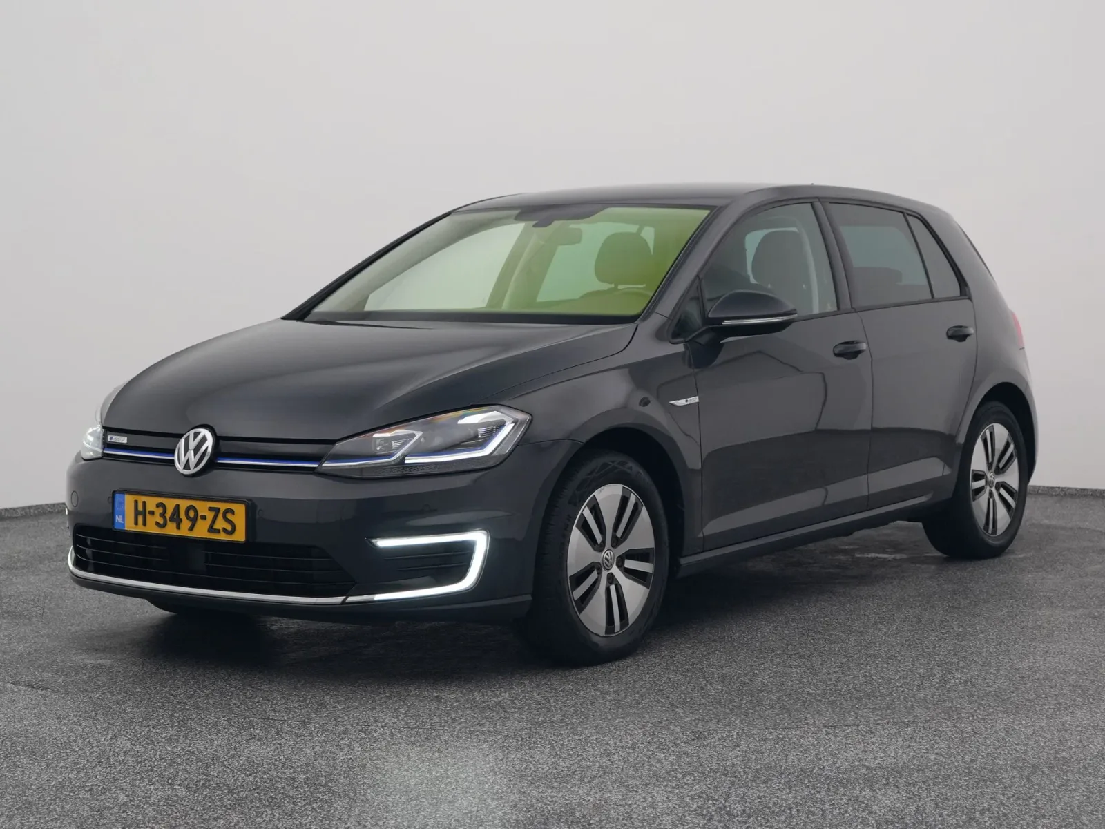 Volkswagen E-Golf (2020) — foto 1