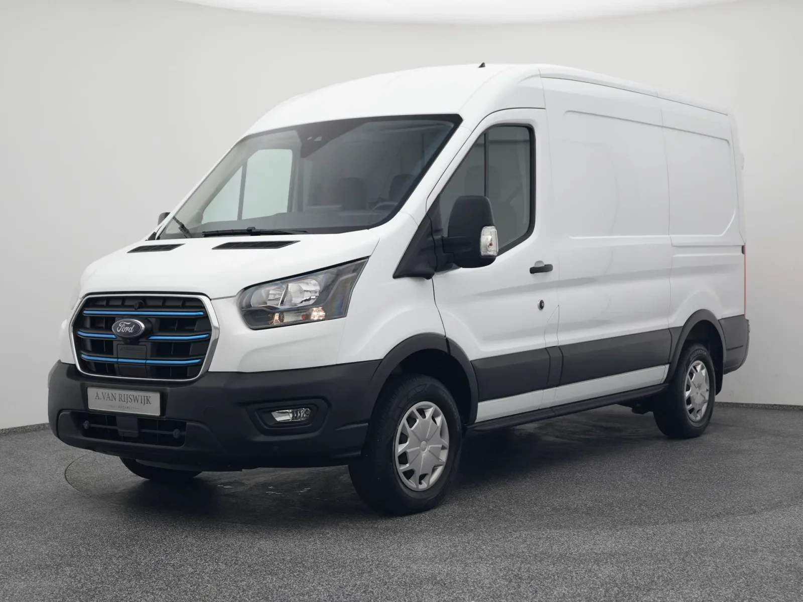 Ford E-Transit (2024) — foto 1