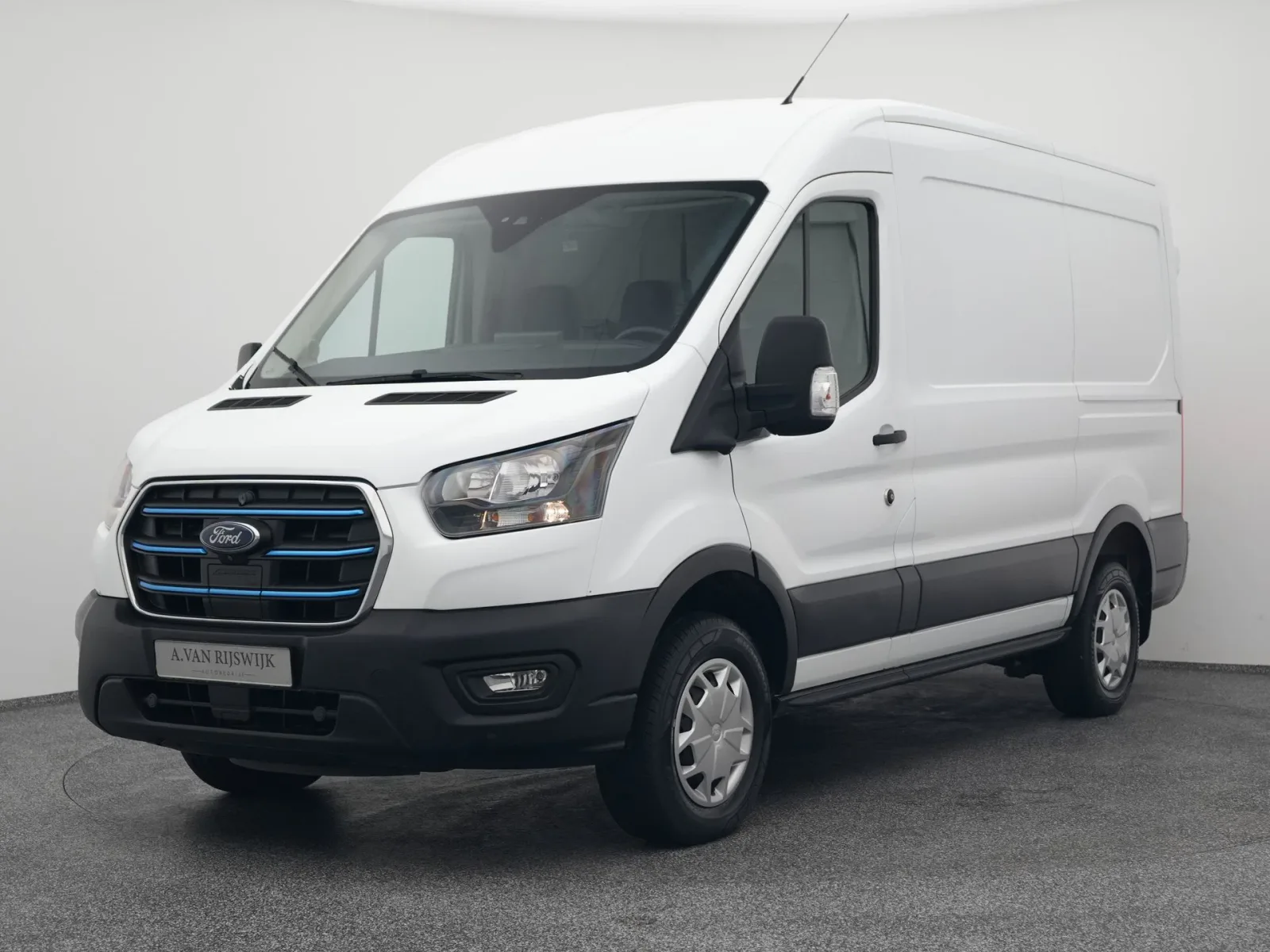 Ford E-Transit (2024) — foto 1