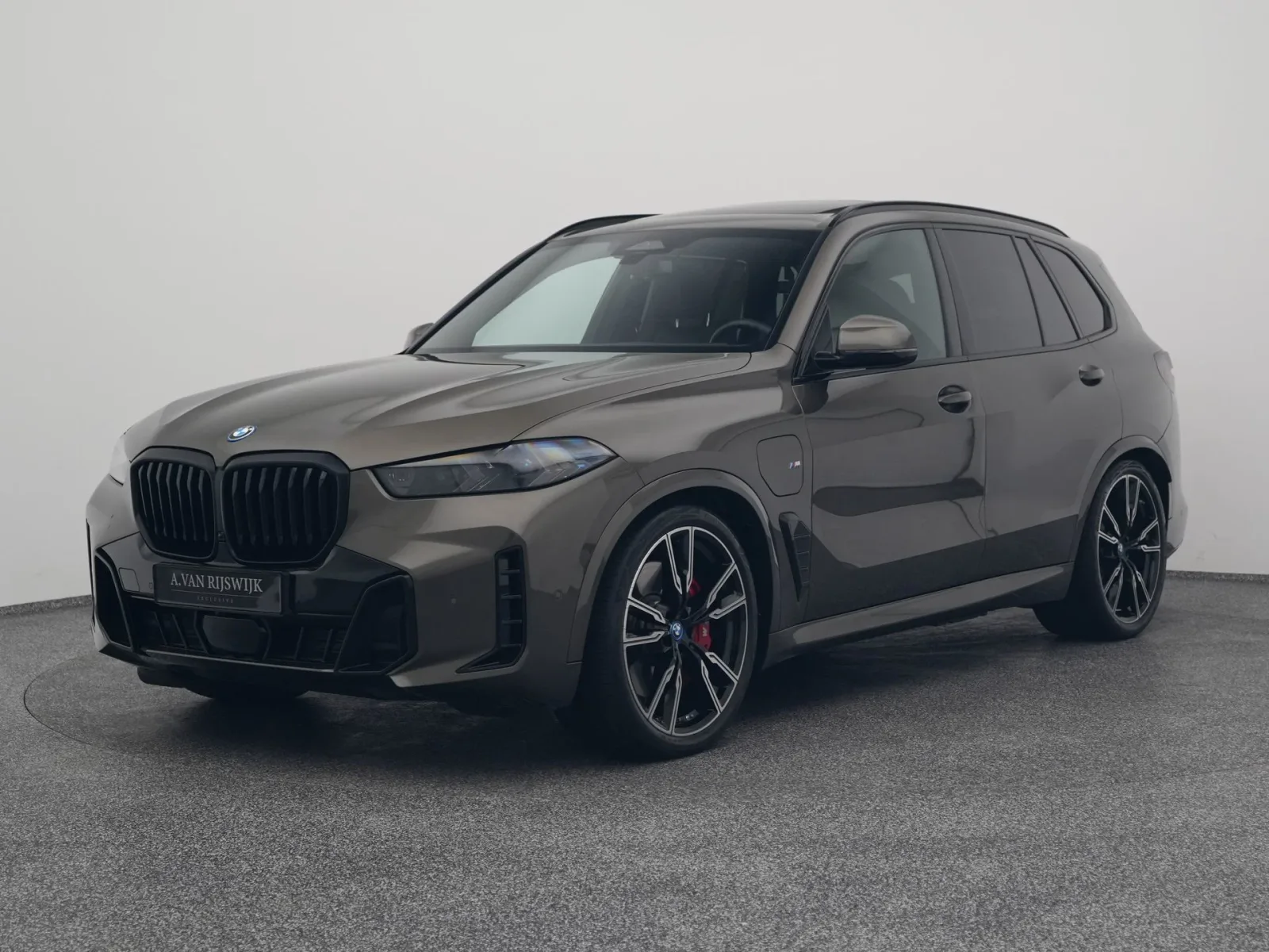 BMW X5 (2024) — foto 1