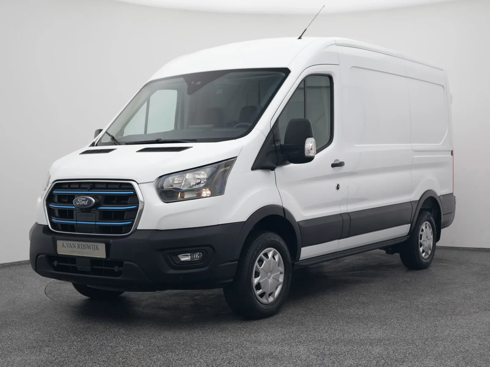 Ford E-Transit (2024) — foto 1