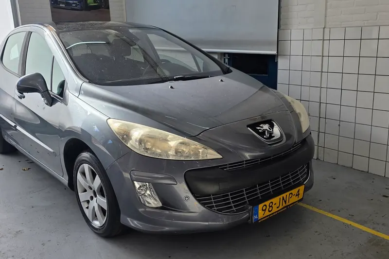 Peugeot 308 (2009)