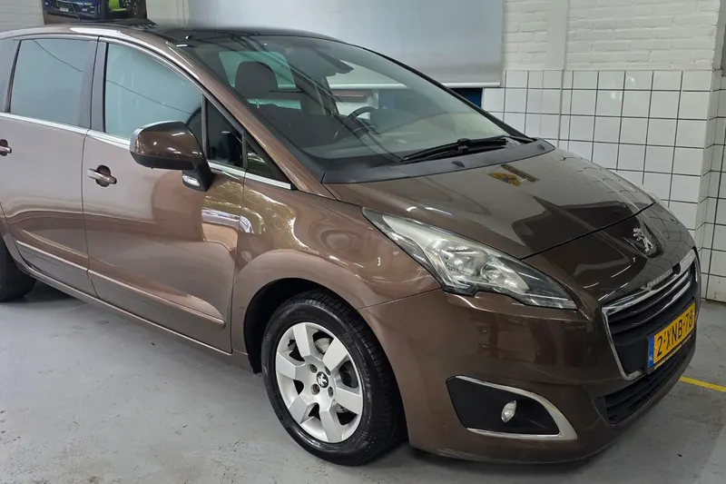Peugeot 5008 (2014)
