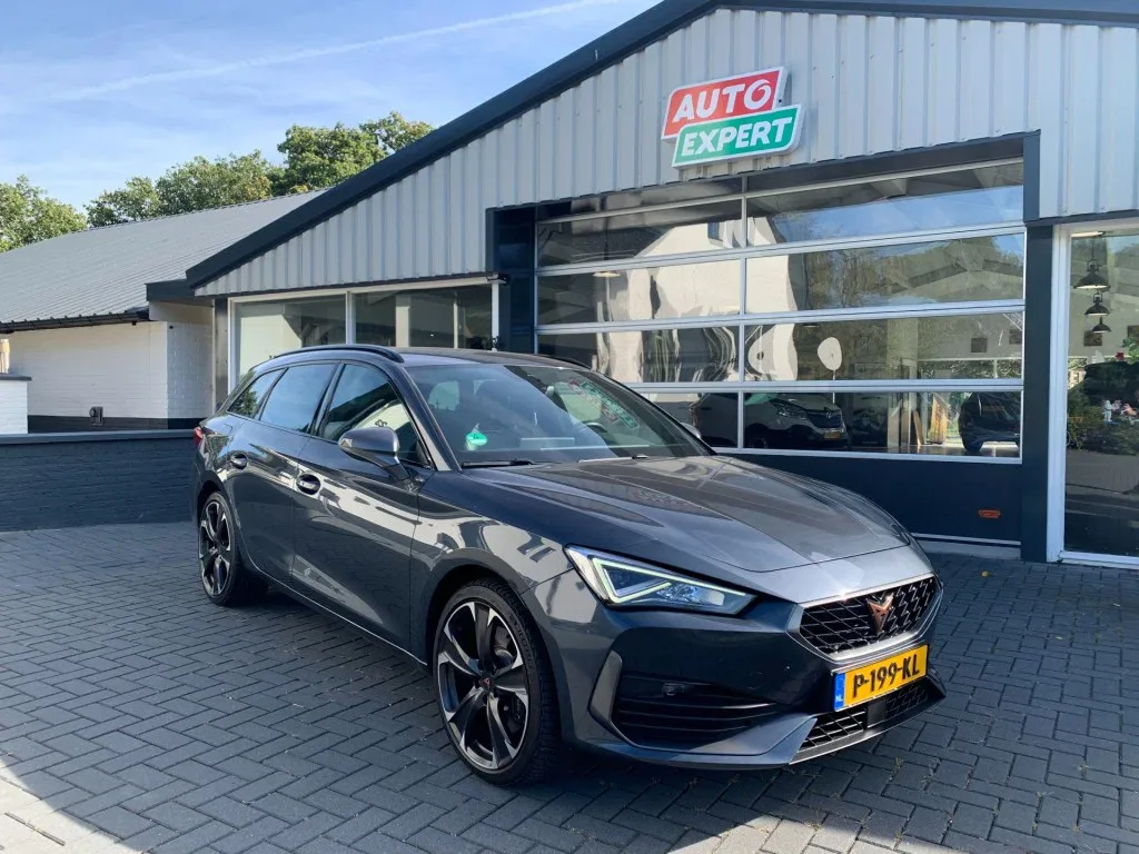 CUPRA Leon Sportstourer (2022) — foto 1