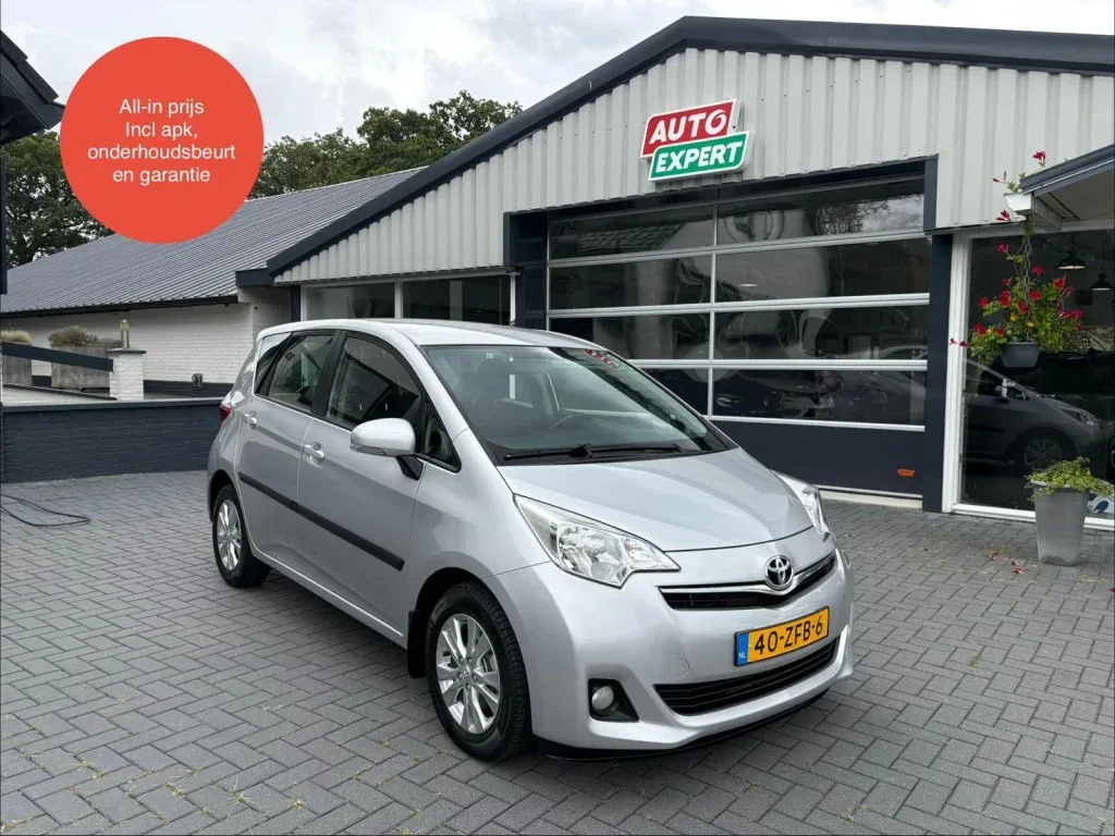 Toyota Verso S (2012) — foto 1