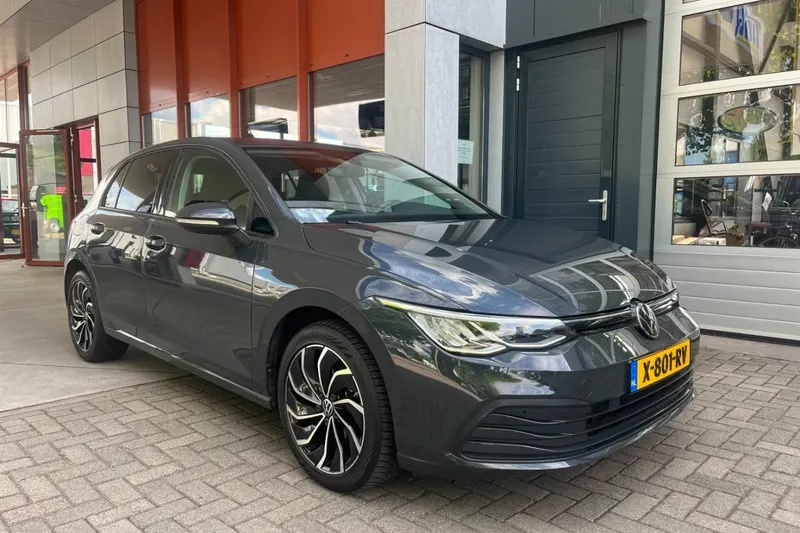 Volkswagen Golf (2024)