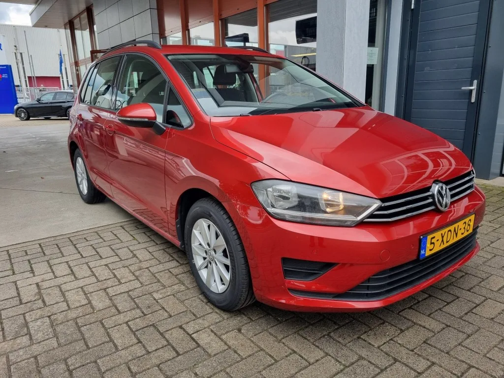 Volkswagen Golf Sportsvan (2014) — foto 1