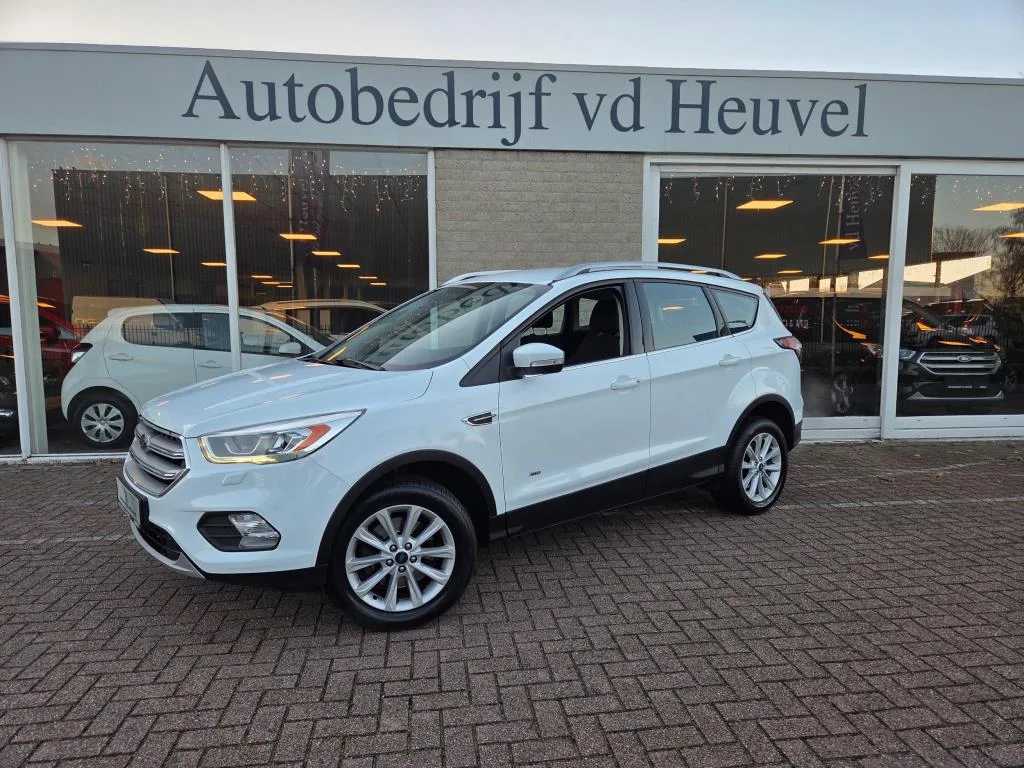 Ford Kuga (2017) — foto 1