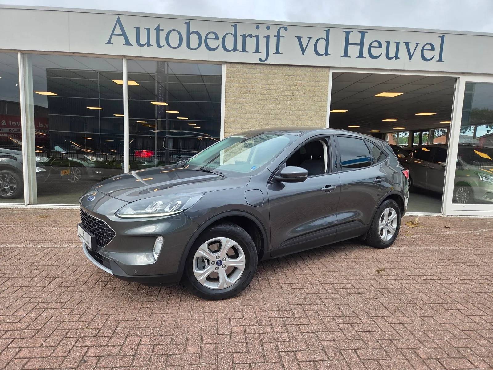 Ford Kuga (2021) — foto 1