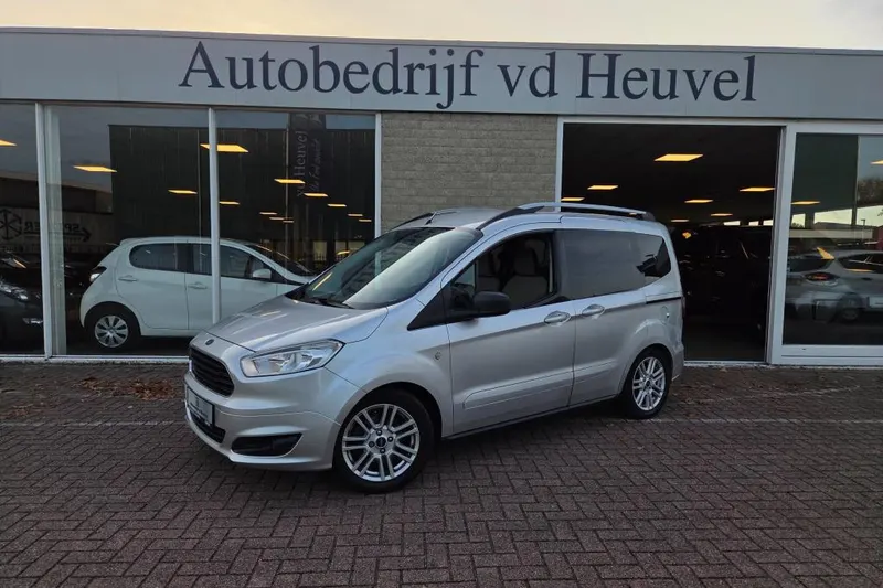 Ford Tourneo Courier (2014)