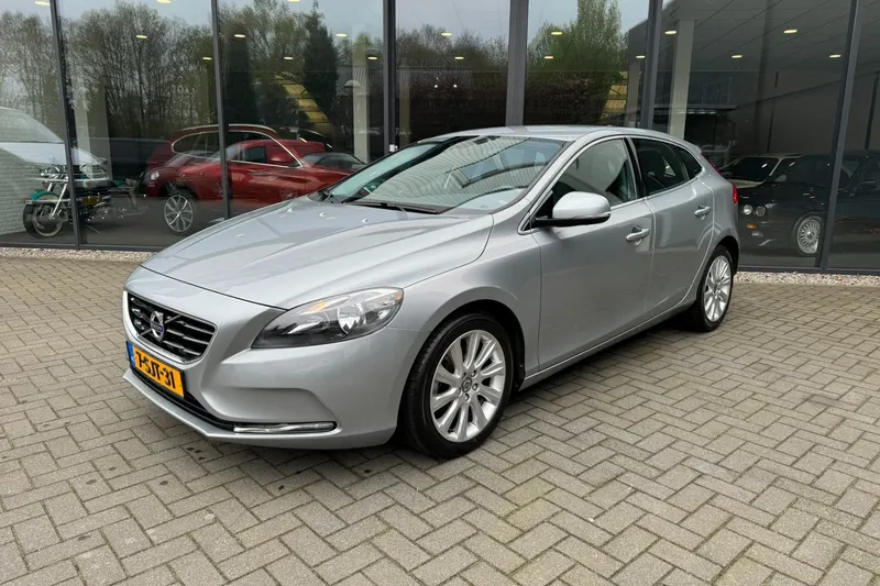Volvo V40 (2013)