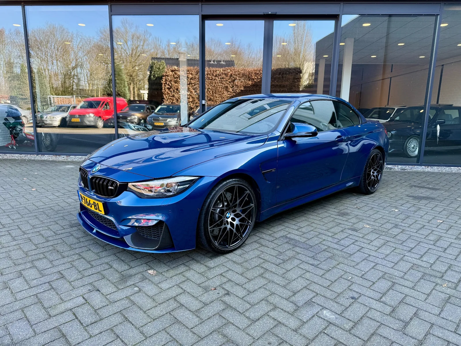 BMW M4 (2018) — foto 1
