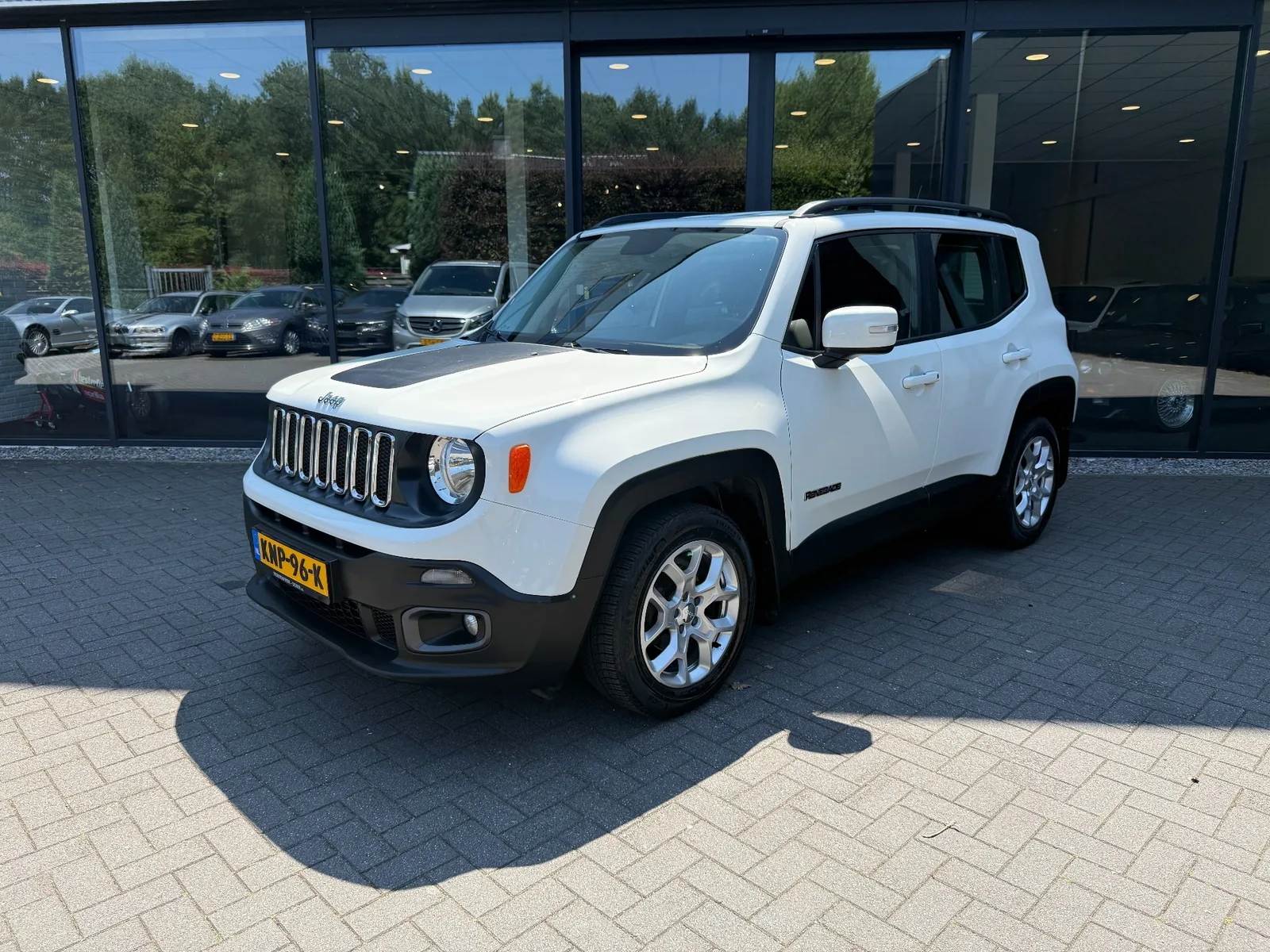 Jeep Renegade (2015) — foto 1