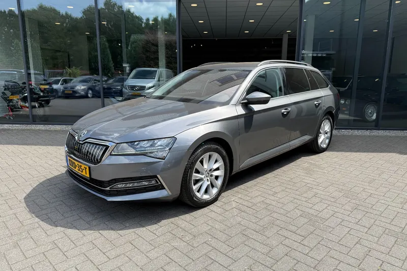 Škoda Superb (2022)