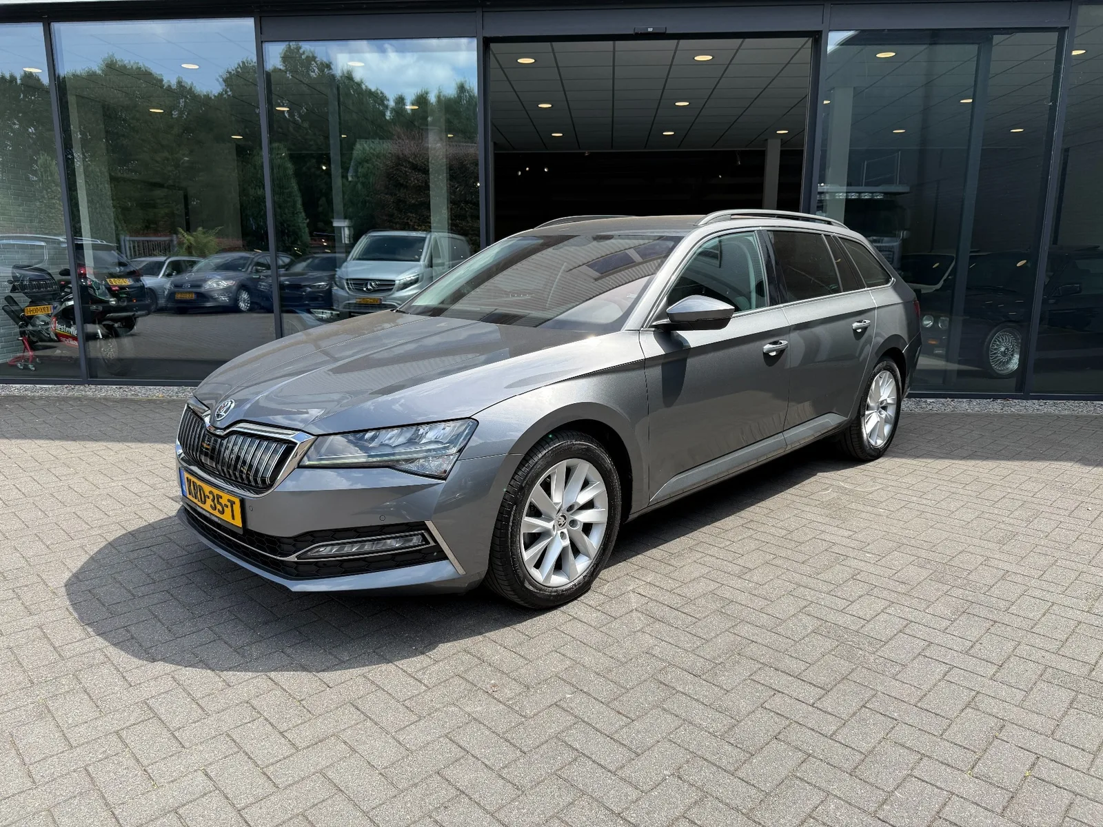 Škoda Superb (2022) — foto 1