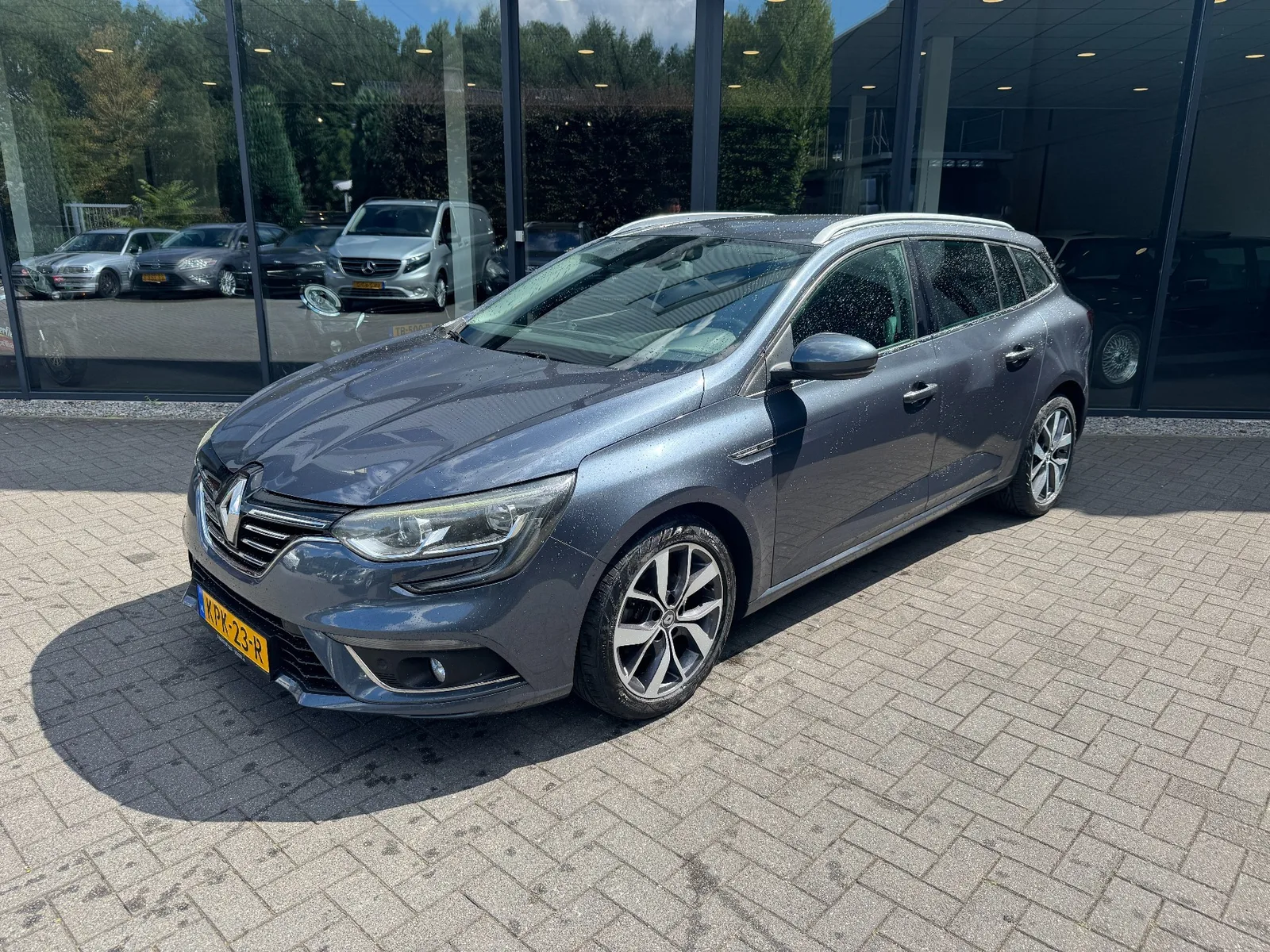 Renault Mégane (2017) — foto 1