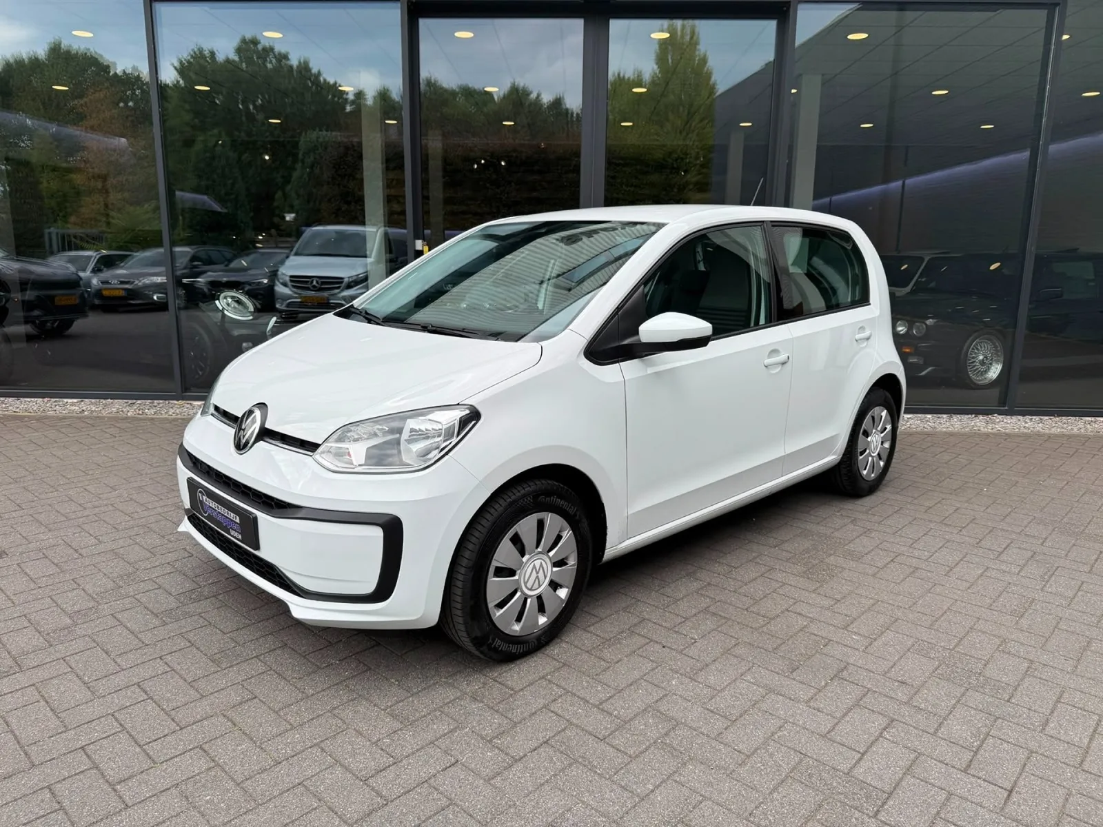 Volkswagen Up! (2021) — foto 1