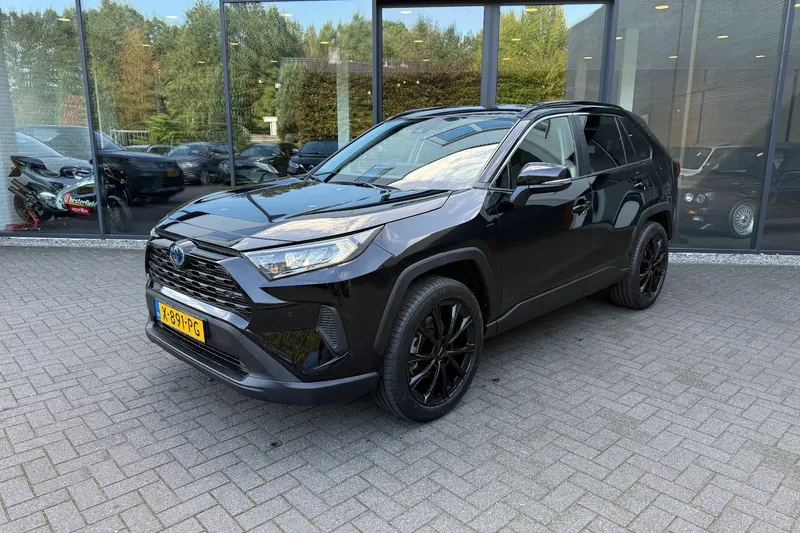 Toyota RAV4 (2024)
