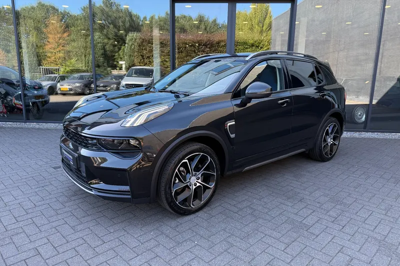 Lynk & Co 01 (2022)