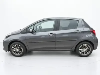 Toyota Yaris (2016) — foto 1
