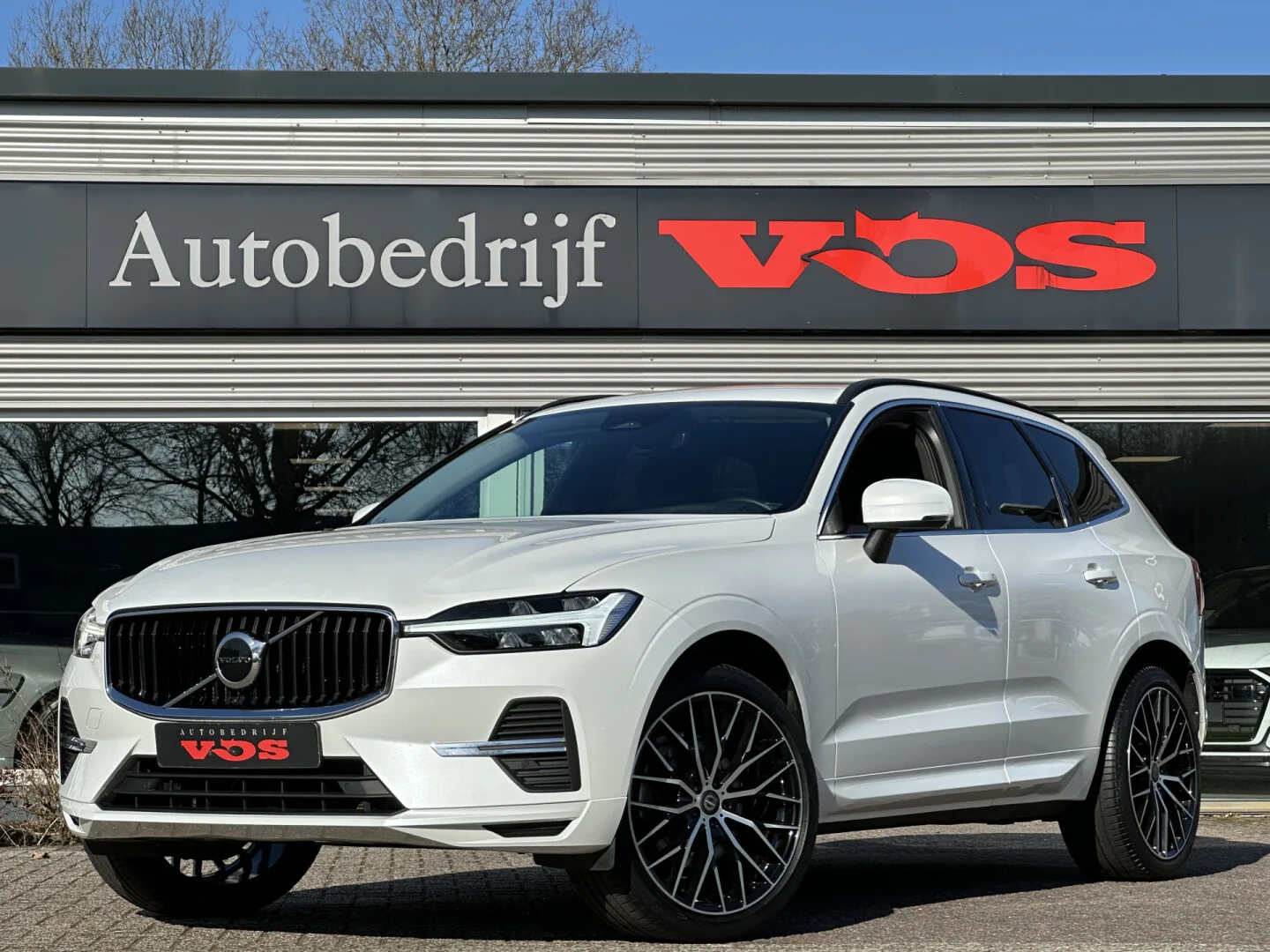 Volvo XC60 (2022) — foto 1