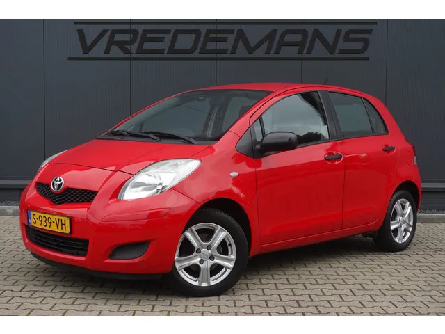 Toyota Yaris (2011) — foto 1