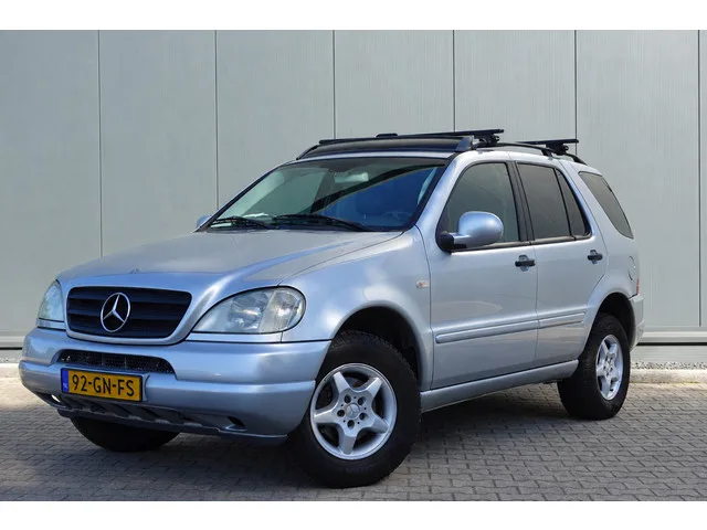 Mercedes-Benz M-Klasse (2001) — foto 1