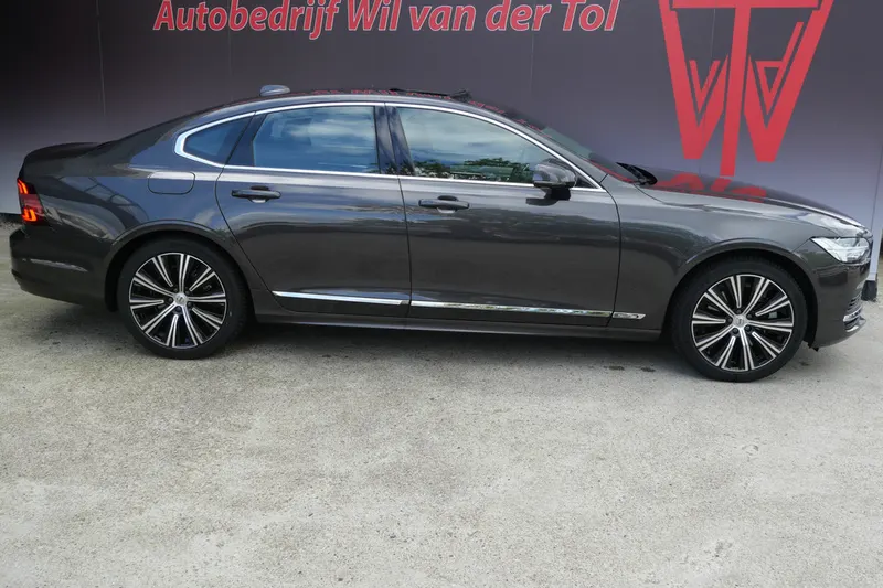 Volvo S90 (2023)